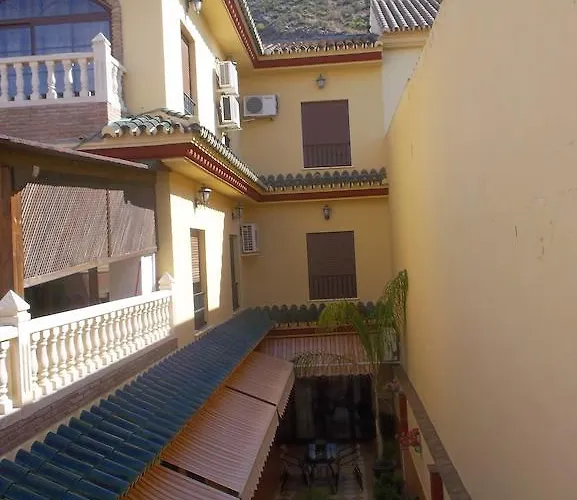 蒙提奥利沃斯旅馆 卡塔马